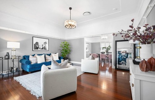 Greenslopes Casa | Evandale, 1920’s Historic ,Stunning and Modern home with amazing City views