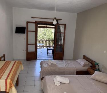 Pisses Casa | Evangelos Politis Rooms Kea