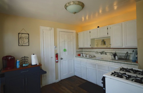 Detroit Condominio | Evanston BnB