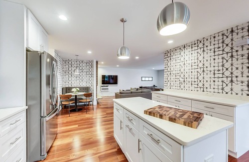 Evanston Casa | EVANSTON whole building, 2 units combined sleeps 12, 5 bed 5 bath
