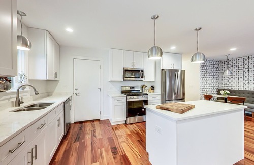 Evanston Casa | EVANSTON whole building, 2 units combined sleeps 12, 5 bed 5 bath