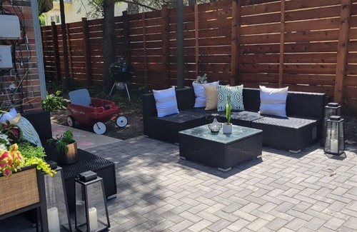 Evanston Casa | EVANSTON whole building, 2 units combined sleeps 12, 5 bed 5 bath
