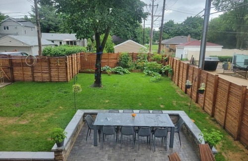 Evanston Casa | EVANSTON whole building, 2 units combined sleeps 12, 5 bed 5 bath