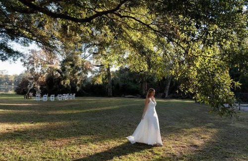 Dade City Casa | Events & Weddings Welcome! Lake View Pool Home