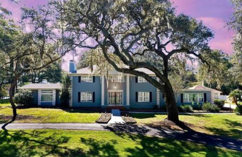 Dade City Casa | Events & Weddings Welcome! Lake View Pool Home