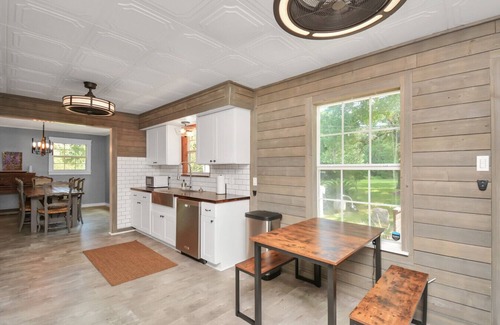 Spring Apartamento | Events Welcome, Large, and Private Retreat