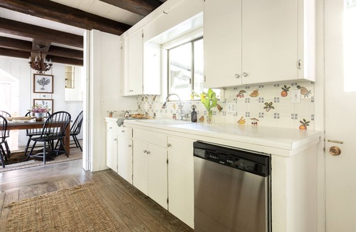 Tahoe City Cabina | 4 BDR Secluded Lodge en Tahoe w / Pool 🖤by AvantStay