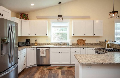 Livingston Casa | Evergreen Lane Getaway · Views of the river from the large porch