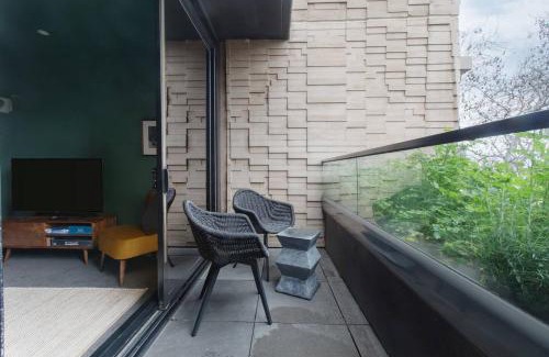 Collingwood Apartamento | Evergreen Oasis - Poolside Living on Stanley Street