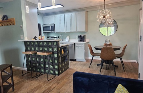 Timberline Condominio | Evergreen Retreat – Walk to Timberline Mountain ski lifts and lodge!