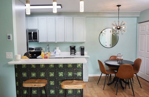 Timberline Condominio | Evergreen Retreat – Walk to Timberline Mountain ski lifts and lodge!