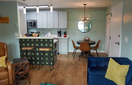 Timberline Condominio | Evergreen Retreat – Walk to Timberline Mountain ski lifts and lodge!