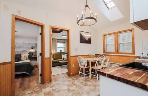 Lincoln Casa | EverHaus Cabin by the Brook - Harvard Brook Cabins