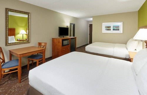 Matteson Casa | Everthing Matteson has to offer at Your Arms Reach! 3 Great Units, Free Parking