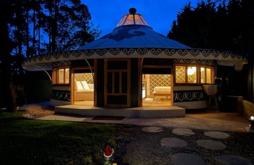 Warburton Alquiler De RV | "Everybody Yurt's" - Hot Tub with Views