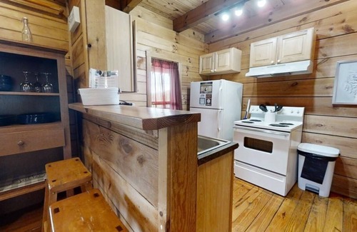 Townsend Cabina | Evie's Mountain Castle by RedAwning