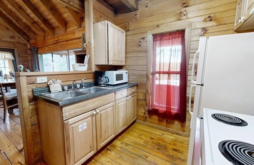 Townsend Cabina | Evie's Mountain Castle by RedAwning
