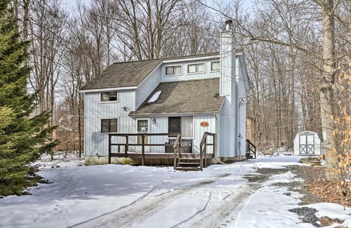 Pocono Lake Casa | Evolve Getaway with Arrowhead Lake Amenity Access!
