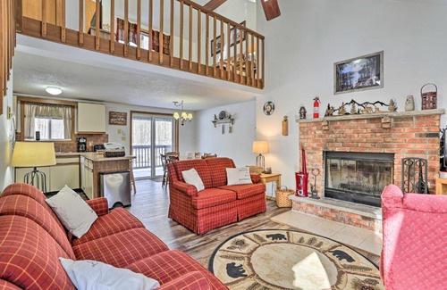 Pocono Lake Casa | Evolve Getaway with Arrowhead Lake Amenity Access!