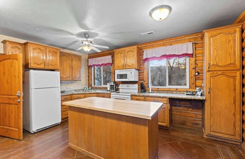 Timber Lakes Cabina | Evy's Family Ranch Cabin, Secluded