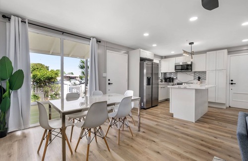 Ewa Casa | Beachside 3BR - Ewa Beach + Parking, A/C, WiFi