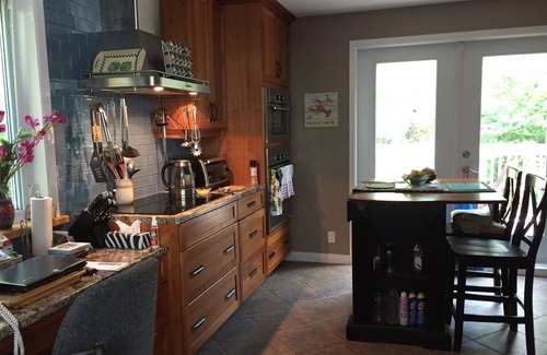Todds Island Casa | Executive style Cozy living by the Sea Schooner Cove