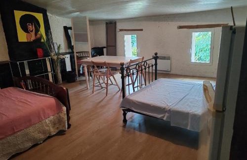 Anglade Casa | ex domaine chandelier chambre 4