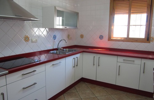 Villanueva de la Concepcion Casa | Excelente propiedad bien ubicada para 5 personas, piscina privada, aire acondicionado, internet.