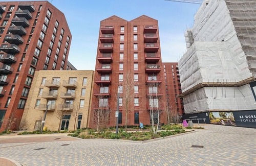 Lansbury Apartamento | Excel Riverside 2 Bed