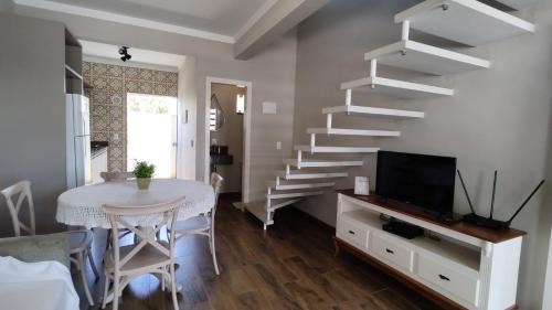 Tijucas Apartamento | Excelente Sobrado Confortável no Centro de Tijucas Próximo as Praias