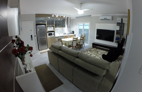 Centro Apartamento | Excellent Apt of 2 dormitories in the Center of Bombinhas to 300mts of the beach