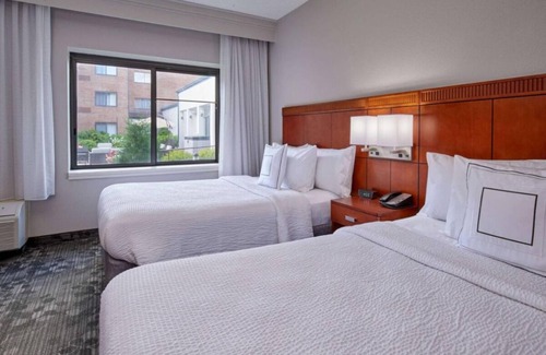 Eden Prairie Hotel | Excellent Choice! Unit w/ Courtyard View, Indoor Pool, Pets are Welcome with Fee