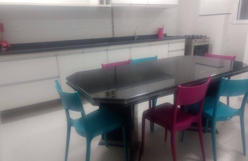 Praia Grande Apartamento | Excelente cobertura de 3 dormitorios para 12 personas, cerca de la playa.