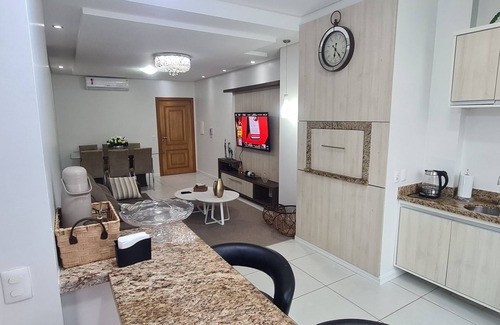 Capao da Canoa Apartamento | Excelente ajuste Alto estándar Edificio con balcón grande C / piscina y gimnasio a 100 metros del mar