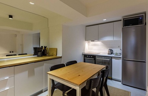Cihangir Apartamento | Excellent Flat with Lovely Backyard in Cihangir