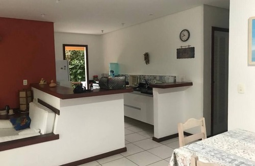 Downtown Buzios Casa | Excelente casa en una urbanización cerrada - Cuatro dormitorios - Cerca de R. das Pedras