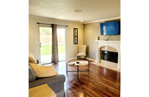 Fresno Condominio | Excellent Home Near Shopping and Restaurants