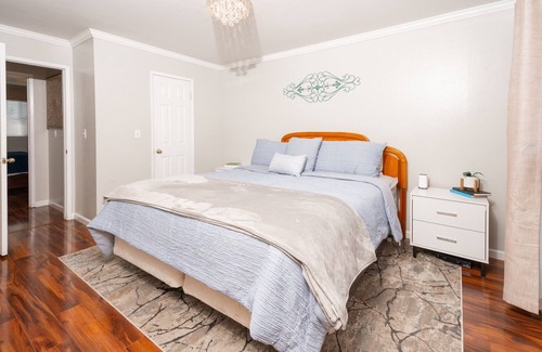 Fresno Casa | Excellent Home near Shopping and Restaurants