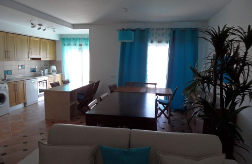 Santa Luzia Apartamento | EXCELLENT❤️❤️ EN PUEBLO MUY BONITO CERCA DEL MAR, CON AIRE ACONDICIONADO, PISCINA, WiFi GRATUITO