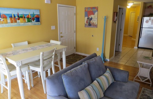 Wildwood Condominio | ¡Buena ubicación! 3BR / 3BA - 1 1/2 bloques a la playa, tablas y centro de conv.