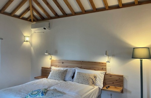 Praia da Vitoria Casa | Excellent space 5 minutes from the sea and the airport House restored in 2025