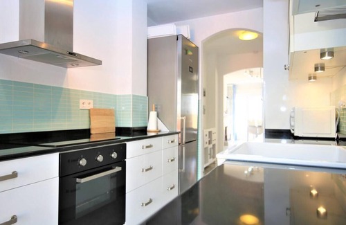 Estepona Apartamento | Excelente apartamento elegante con vistas al mar, Belgravia Club junto al puerto y de la playa
