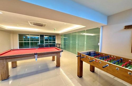 Dois de Julho Apartamento | Excepcional Apartamento Vista Mar -Cloc Por do Sol na praia, frete Mar
