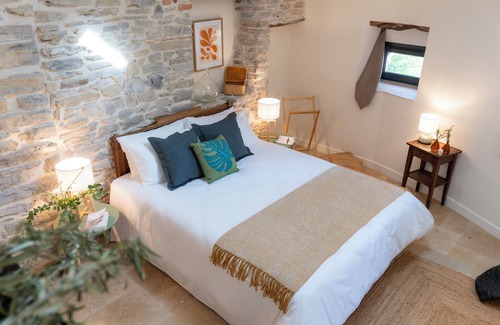 Saint-Julien-les-Rosiers Otro | Exceptional Estate for 25 Guests near Cévennes with AC, Pool, Tennis & Spa ★★★★