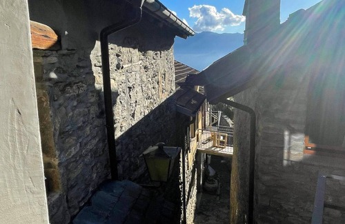 Cannero Riviera Casa | Excepcional 3 piezas Rustico con balcón con magníficas vistas al lago