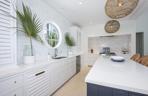 Bouvet Island Villa | ❊Exceptional 4BR Beachfront Home w/ Heated Pool & Back-up Generator, Banks Road❊