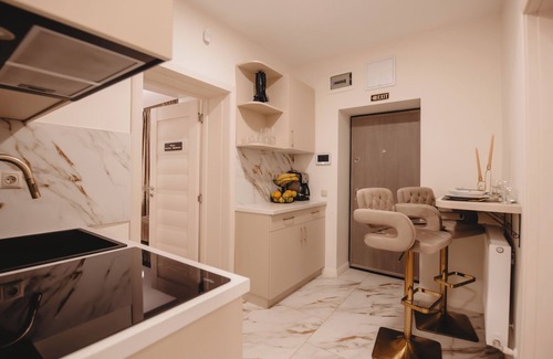 Old Town Apartamento | Exceptional 1-Bedroom Retreat in Cluj with a Luxurious Freestanding Tub