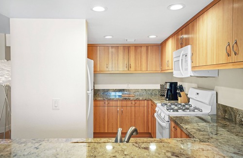 Cathedral City Condominio | Exceptional 2 Bedroom Condo - Welcome to Canyon Shores!