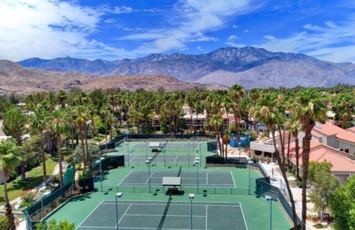 Cathedral City Condominio | Exceptional 2 Bedroom Condo - Welcome to Canyon Shores!