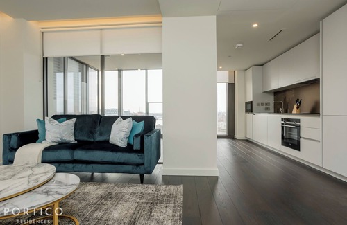 Vauxhall Apartamento | Exceptional 2-bed apartment in Damac Tower designed by Versace Home.